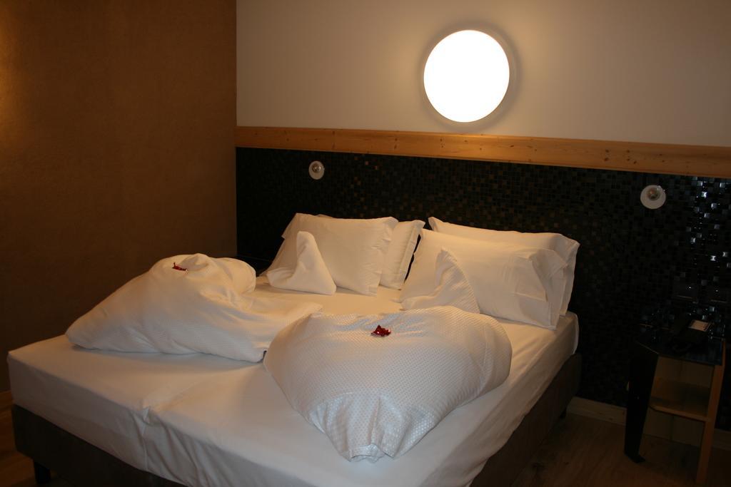 Hotel Orso Grigio Cavalese Rum bild