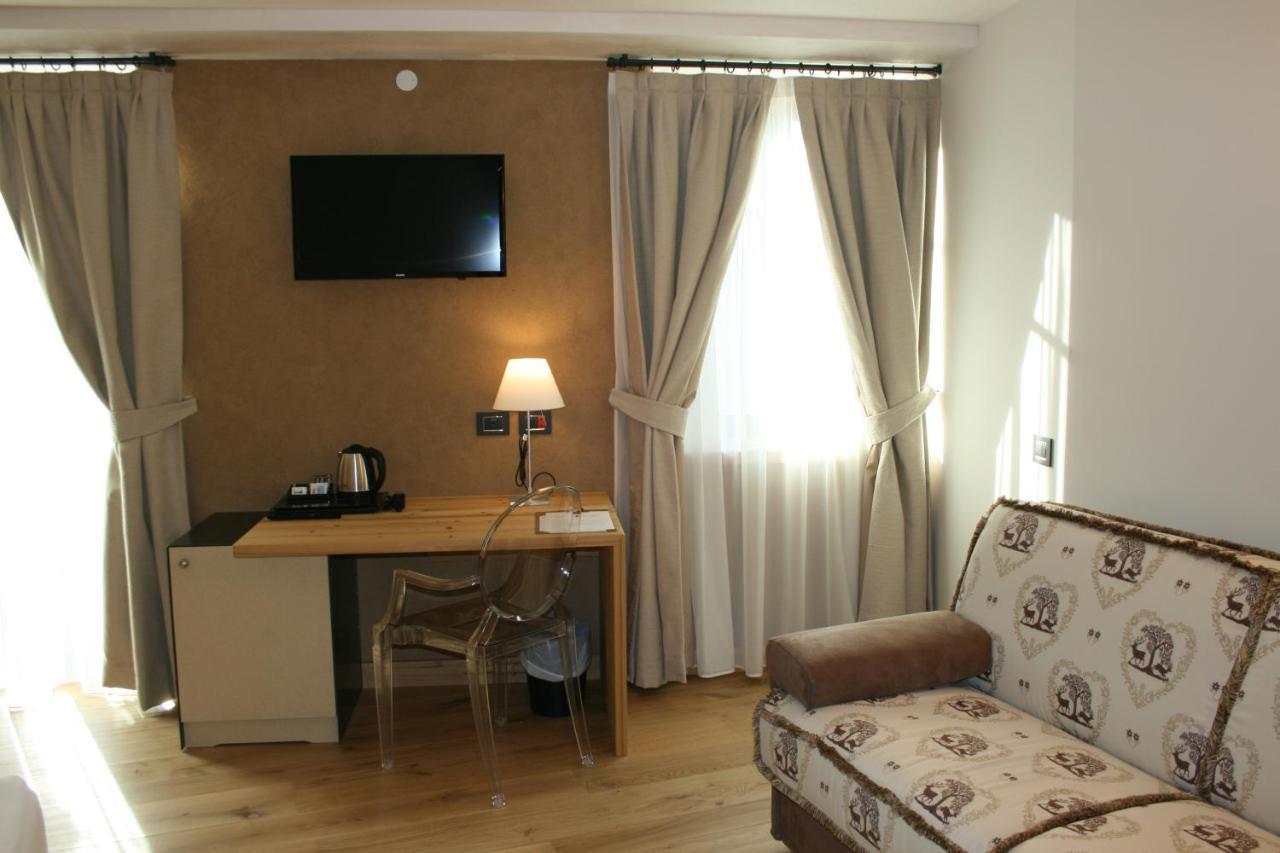 Hotel Orso Grigio Cavalese Exteriör bild